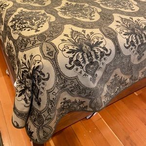 Waterford Kent Tapestry Collection Coverlet - Queen